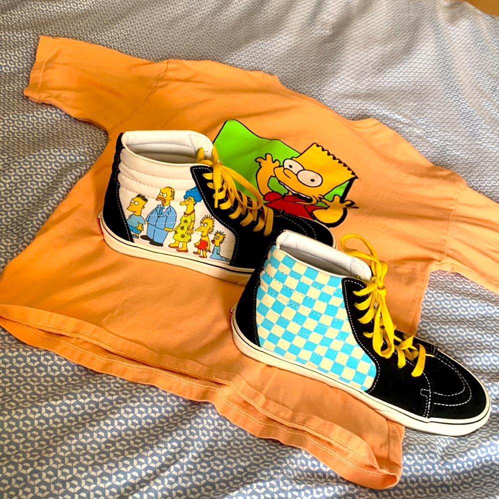 Matching simpsons shirt and shoes set